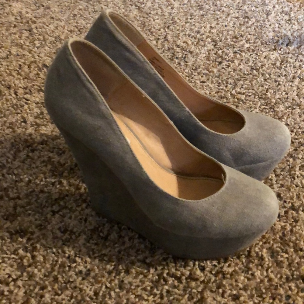 Steve Madden gray wedges